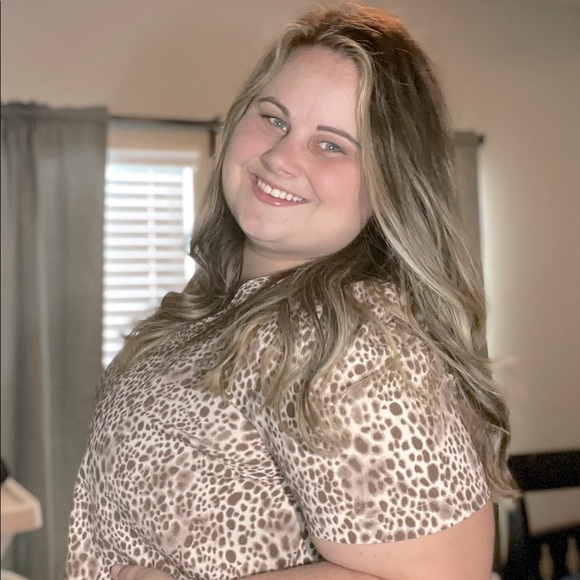 Meet your Posher, Allie - Picture 1 of 2